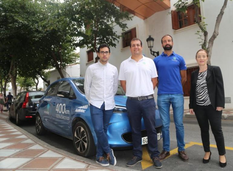Este coche eléctrico "inteligente" a lo largo de su ruta recabará datos de niveles de ruido y contaminación acústica en los municipios integrantes de la Red Española de Ciudades Inteligentes