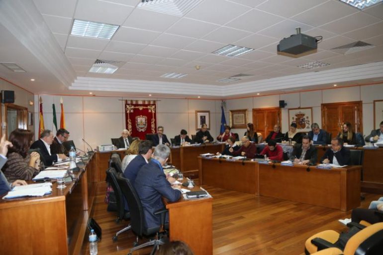 También se ha aprobado solicitar un plan integral de atención a las personas con discapacidad
