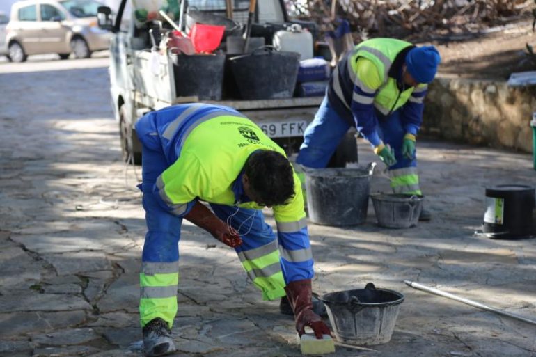 Se ha procedido al arreglo de acerado y arquetas