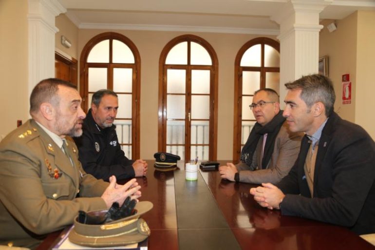 El alcalde junto al concejal de Seguridad mantuvieron el encuentro en Málaga