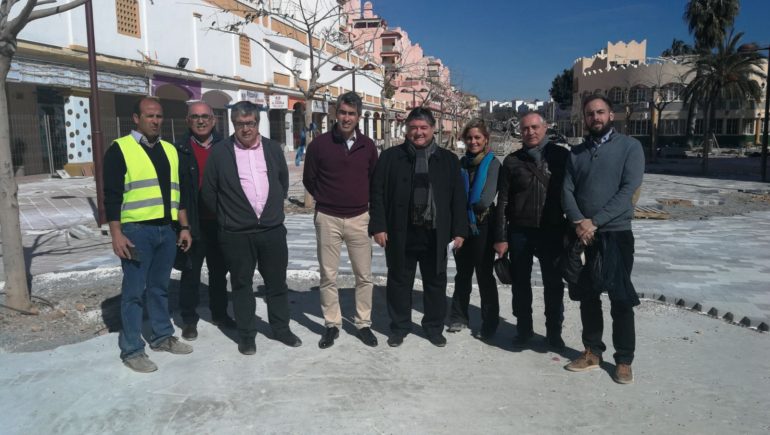 El proyecto contempla la instalación de nuevas farolas y mobiliario urbano