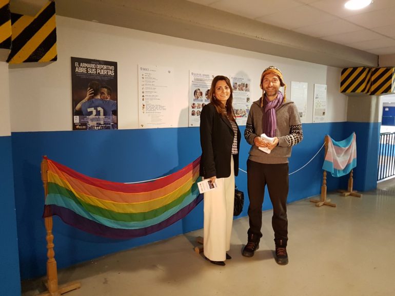 La Federación Arco Iris y el Ayuntamiento inauguran esta exposición en el Complejo Elola