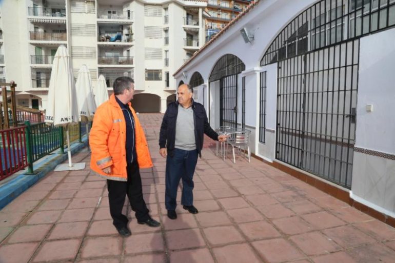 Entre las mejoras realizadas destacan el sellado de grietas y posterior pintado en el interior del centro