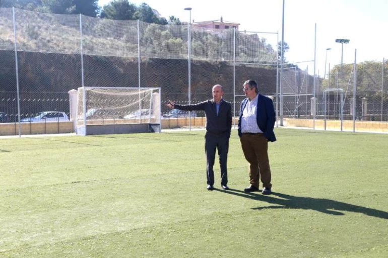 “Se trata de una pista de 20x30 que se utilizará fundamentalmente para fútbol corto y hockey”, ha informado el director del PDM, Juan Correal