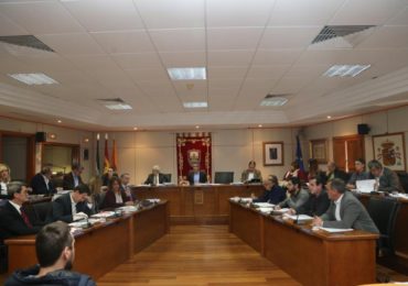 Para estudiar y valorar los diversos informes sobre la contratación de los operadores de sala