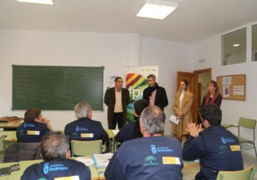 El alcalde Víctor Navas y la concejala Beatriz olmedo mantuvieron el encuentro con los alumnos