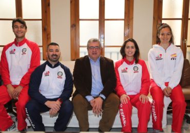 Paula Sanz y Matías Chavarria participarán en la categoría de adultos, y Melody Navarro en la  juvenil