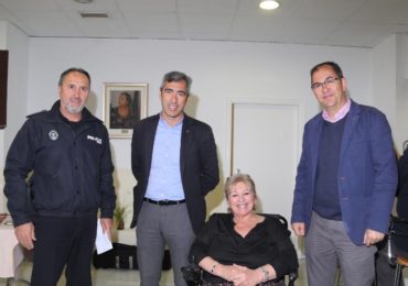 Con el fin de incorporar la inserción laboral de personas con discapacidad