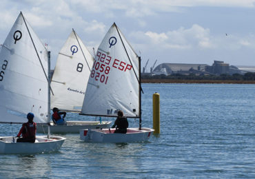 Es la primera vez que Benalmádena logra que cuatro de sus regatistas, dos en cada categoría, formen parte del equipo autonómico