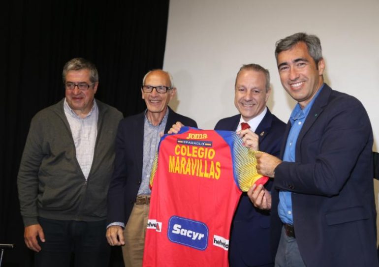 “En nombre del Ayuntamiento de Benalmádena felicitó al club, uno de los más veteranos del municipio”, ha valorado el alcalde de Benalmádena, Víctor Navas