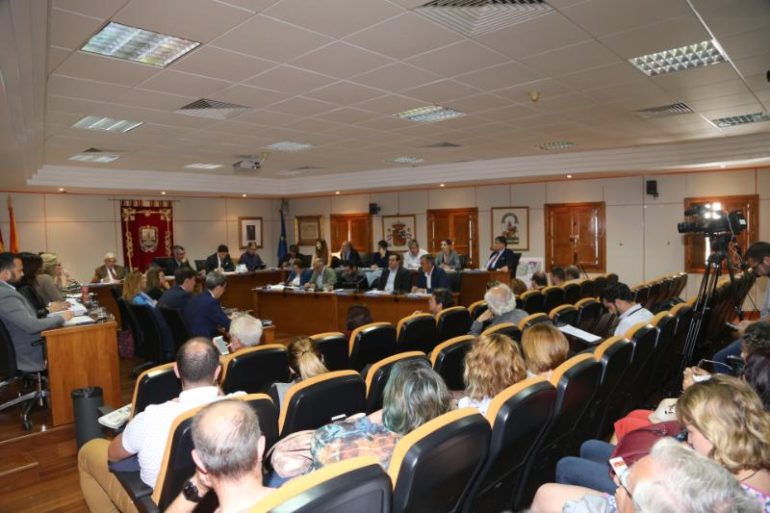 Para el estudio de la problemática de los operadores de sala