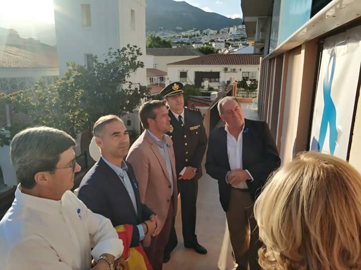 Y reconoce la inquebrantable lucha de las Fuerzas y Cuerpos de Seguridad del Estado contra el terrorismo