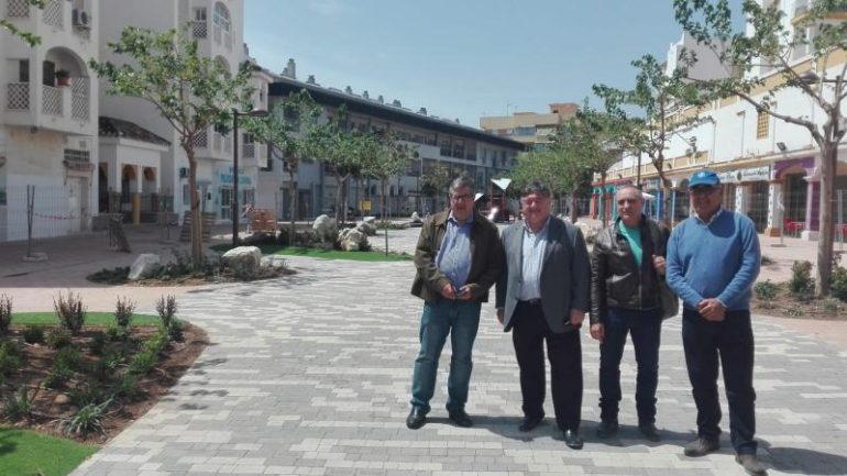 Además de la renovación de solería y mobiliario urbano, dispondrá de juego de niños multifuncionales, 11 aparatos biosaludables y una pista deportiva polifuncional