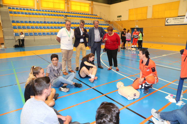 La actividad, englobada dentro del Plan Local de Salud, está organizada por las concejalías de Sanidad y Educación, Patronato Deportivo Municipal, 061 y Distrito de Atención Primaria Costa del Sol
