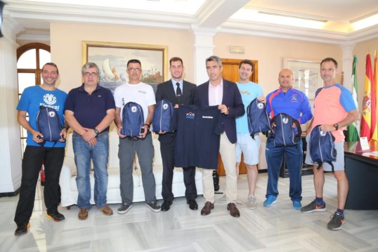 “Ponen todo su empeño y corazón en una carrera muy exigente que requiere un gran compromiso físico y mental”, ha valorado el alcalde de Benalmádena, Víctor Navas