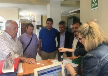 Vecinos de nueva Torrequebrada presentan en el registro de entrada del ayuntamiento 1.400 firmas para su creación