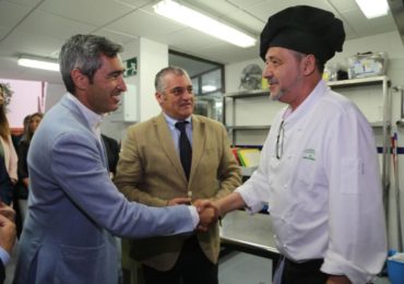 “Desde nuestra llegada al gobierno municipal hemos trabajado mucho y hemos puesto todos los recursos de la administración local para lograr que La Fonda siga su actividad en Benalmádena”, ha recordado el alcalde Víctor Navas