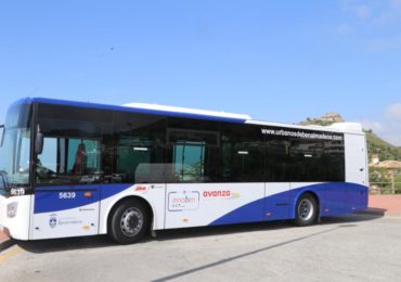 “El vehículo es un autobús de suelo bajo, equipado con una rampa para facilitar el acceso de las personas con movilidad reducida”, ha detallado el concejal de Transporte, Bernardo Jiménez