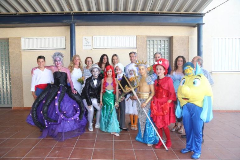 La delegada de Educación, Patricia Alba, el alcalde Víctor Navas y la concejala Elena Galán han participado en la actividad