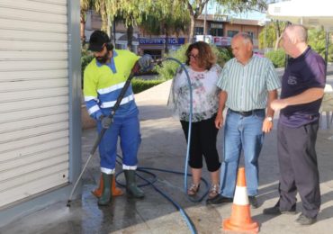 La campaña, iniciada en la avenida de la Constitución, se ha podido realizar gracias a la adquisición de nuevo material: una caldera con cuadro eléctrico