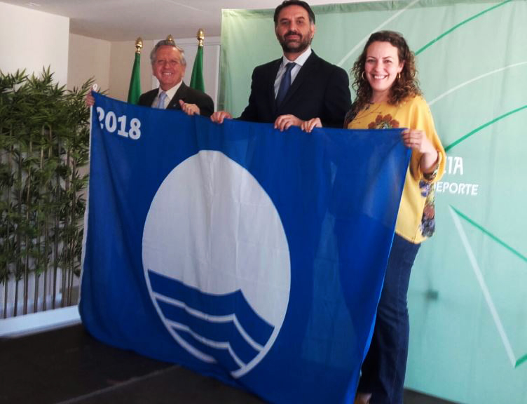 Las playas Fuente de la Salud y Torrebermeja-Santa Ana, junto con el Puerto Deportivo, vuelven a obtener este prestigioso galardón por tercer año consecutivo