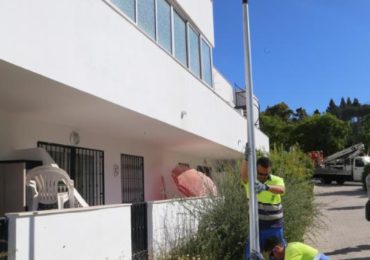 También se ha procedido a instalar el cableado que fue sustraído hace tres años en el pasaje que va desde la calle Jabea a  la Ronda del Golf Oeste