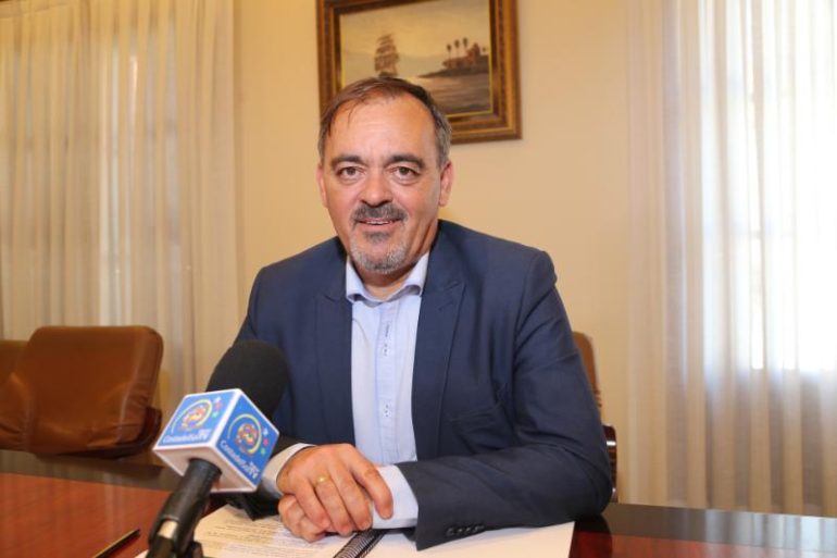 “Aquellos interesados que declaren disponer ya de un vehículo adaptado en el momento de solicitar a la Junta la autorización pertinente tendrán preferencia”, ha matizado el edil