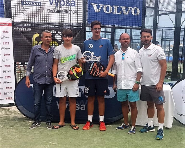 El deportista se impuso en la final por parejas con su compañero, Díaz Martín