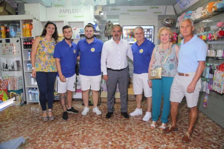 “Es el comercio local que más años lleva abierto de forma ininterrumpida”, ha destacado el concejal de Comercio, Bernardo Jiménez