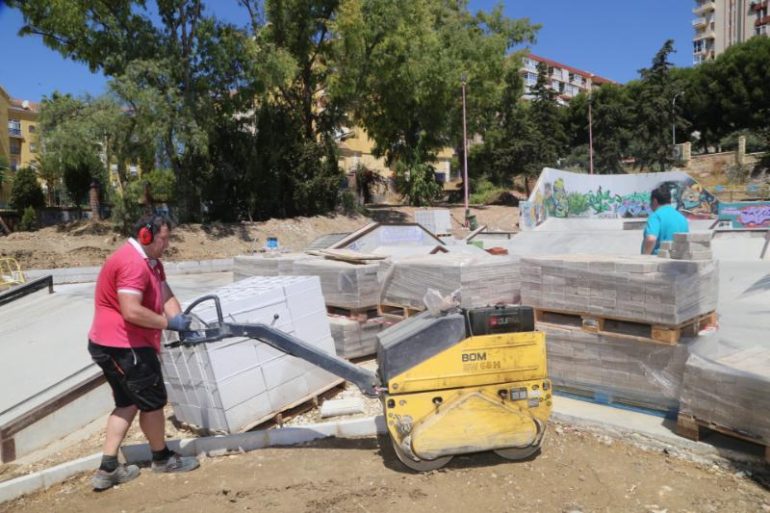 “Los trabajos están encaminados a mejorar la accesibilidad del Innova, así como el embellecimiento del entorno”, ha explicado la concejala de Empleo, Beatriz Olmedo