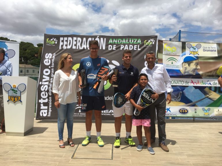 Jairo Bautista, patrocinado por el Puerto Deportivo, y José Solano se imponen en la final a S. Borrero y C. López por un doble 6-3
