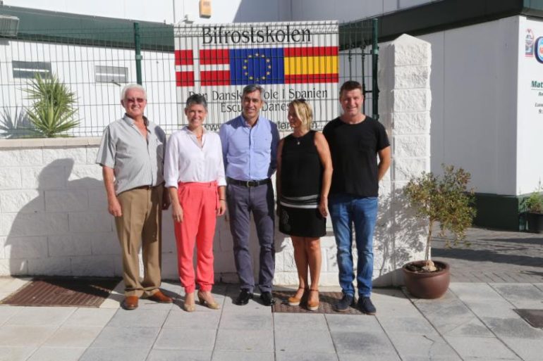 -Alcalde Víctor Navas y la concejala Ana Scherman participan en el comienzo