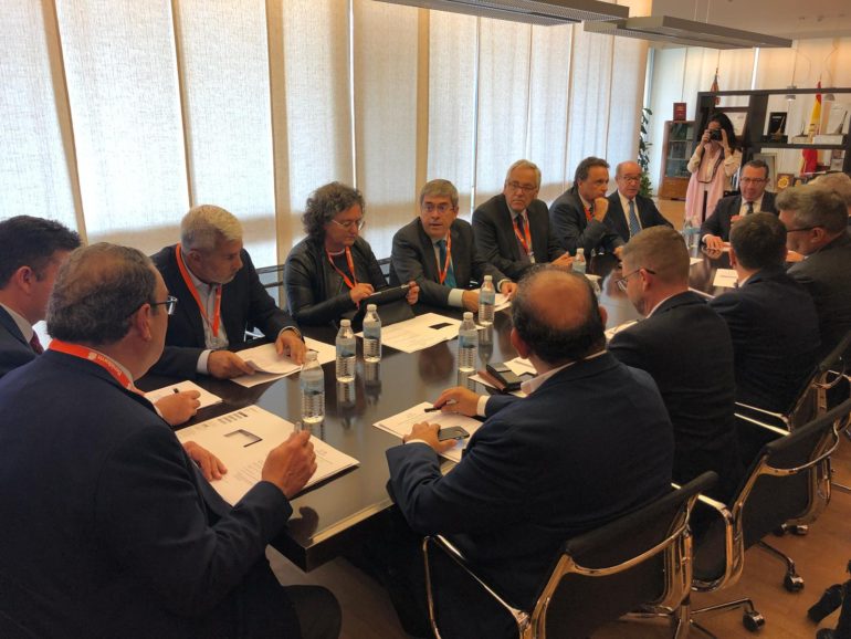 -Con el fin de reclamar más financiación y planes de reconversión de destinos pioneros como Torremolinos