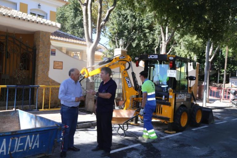 “Vamos a aprovechar esta actuación para realizar una revisión integral del alumbrado en esta vía”, ha detallado el edil