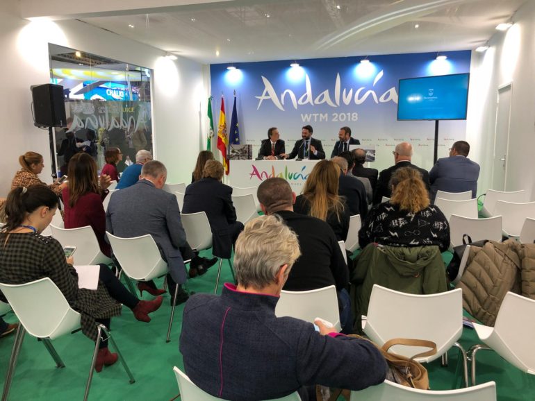 Escarrer ha respaldado la gestión del alcalde y ha resaltado la reinvención de Torremolinos en los tres últimos años