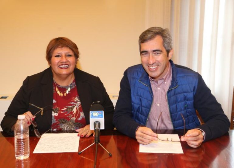Para incluir la obligación de minimizar el efecto de las micciones en la vía pública