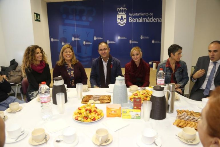 El programa supone la colaboración de las delegaciones de Bienestar Social, Empleo y Juventud con Acción contra el Hambre, con el apoyo financiero del Fondo Social Europeo y Caja Sur