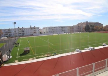 La pista de atletismo y el campo de fútbol del polideportivo de arroyo de la miel reabrirán a inicios de 2019 tras las obras de remodelación