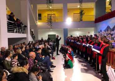 Esta Navidad, ha estado amenizado con las actuaciones de La Coral de Torremolinos y por los coros joven y adulto de la Escuela Municipal de Música