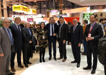 El consistorio solicitará la Bandera Azul para las cuatro playas, invertirá en parques infantiles y en una nueva zona de baño adaptado