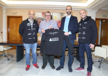 “Emabesa colabora con nuestra comparsa, a la que le deseamos suerte en los próximos certámenes de Carnaval”, ha declarado Joaquín Villazón