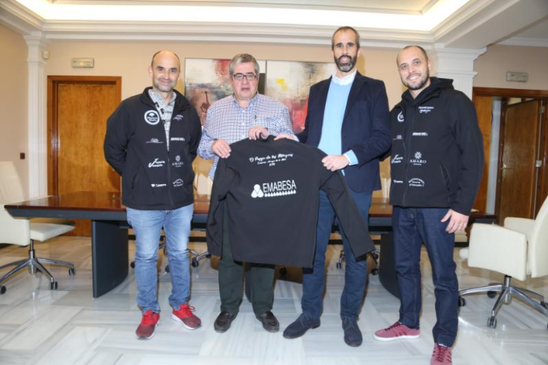 “Emabesa colabora con nuestra comparsa, a la que le deseamos suerte en los próximos certámenes de Carnaval”, ha declarado Joaquín Villazón