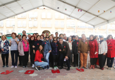 El alcalde Víctor Navas y la concejala Irene Díaz participan en la celebración en el centro Anica Torres