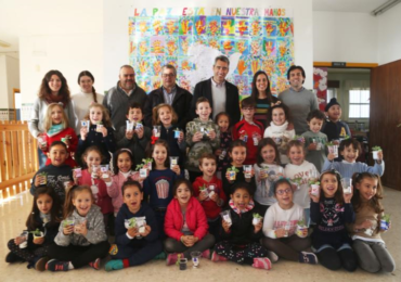 Este programa se basa en actividades de concienciación y educación ambiental, cuyo objetivo es formar a las generaciones futuras en valores de respeto por el medio ambiente y la naturaleza