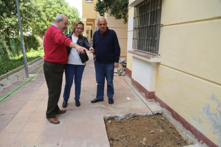 “Los trabajadores están realizando una nueva conexión para arreglar este problema”, ha explicado el gerente Francisco Artacho