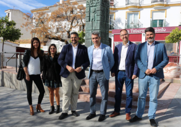 Víctor Navas comparte su experiencia en la municipalización de servicios públicos con el candidato socialista a la Alcaldía de Mijas, Josele González