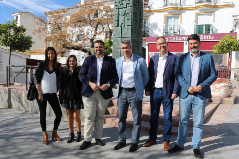 Víctor Navas comparte su experiencia en la municipalización de servicios públicos con el candidato socialista a la Alcaldía de Mijas, Josele González