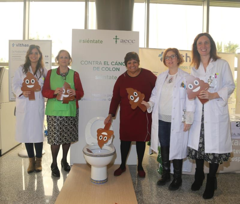 La concejala Alicia Laddaga participa en una campaña organizada por la AECC