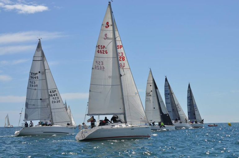 ‘Rebalaje’, ‘Victoria V’ y ‘Elamar’ se impusieron con claridad en estas regatas, que son puntuables para el Campeonato de Andalucía de Clase Crucero