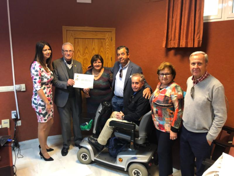 Las concejalas Alicia Laddaga e Irene Díaz participan en la entrega de los diplomas a los participantes